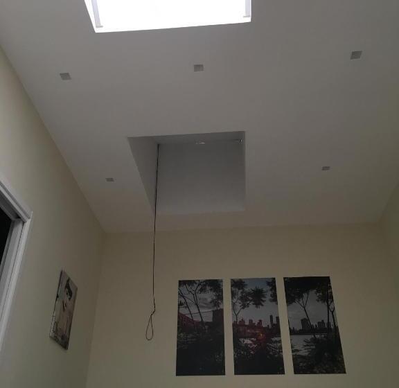 اتاق استاندارد چهار تخته, Morra's Home