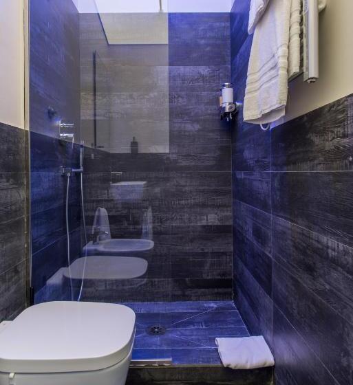 اتاق استاندارد چهار تخته, Morra's Home