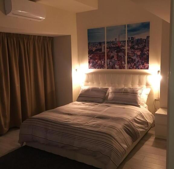 اتاق استاندارد سه نفره, Morra's Home