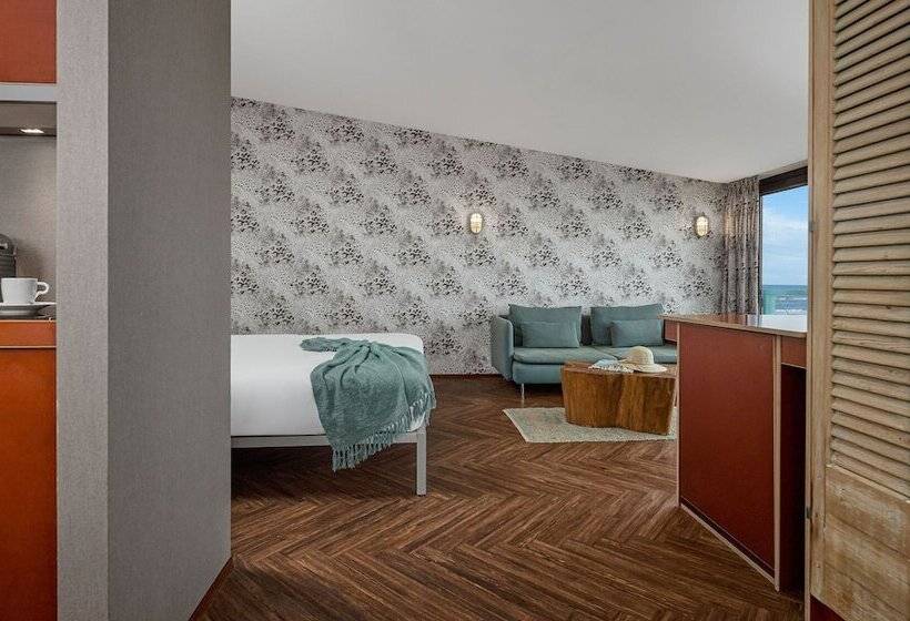 إستوديو ديلوكس, Beachhouse