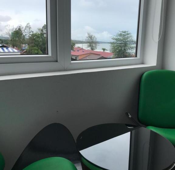 패밀리 스위트, Benny S City