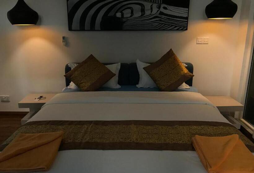 Family Suite, Benny S City