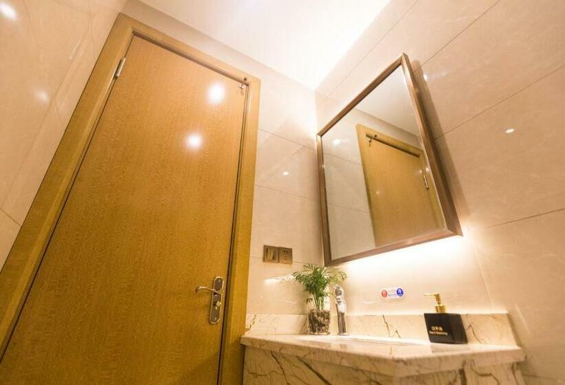 חדר סופריור, Hendra