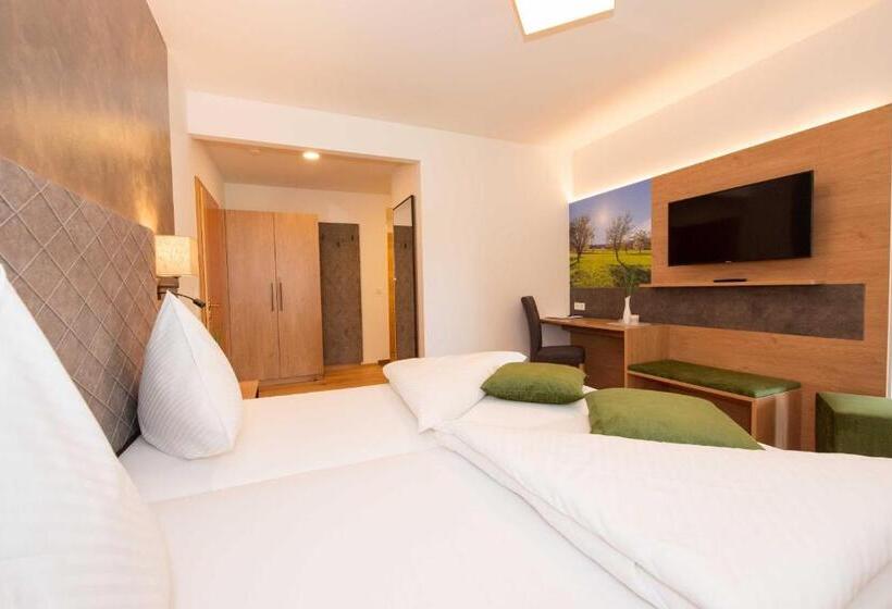 חדר סטנדרט עם מרפסת, Restaurant Gruber