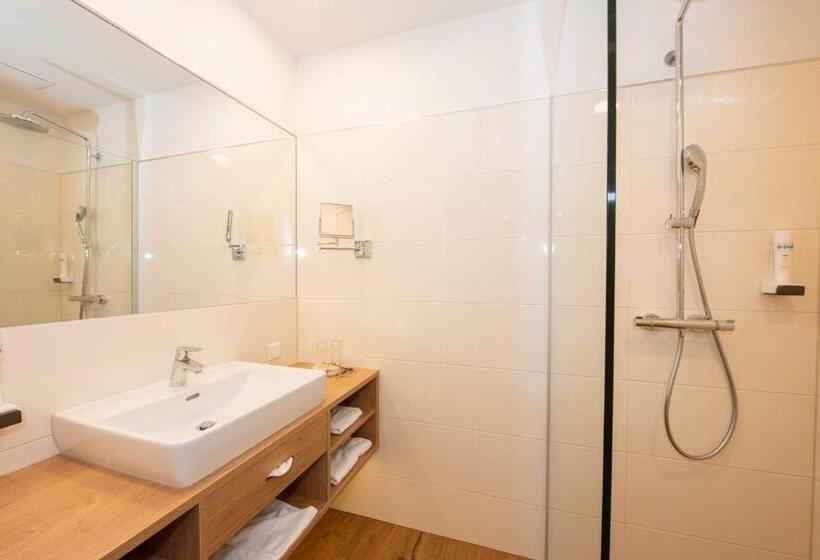 חדר סטנדרט עם מרפסת, Restaurant Gruber