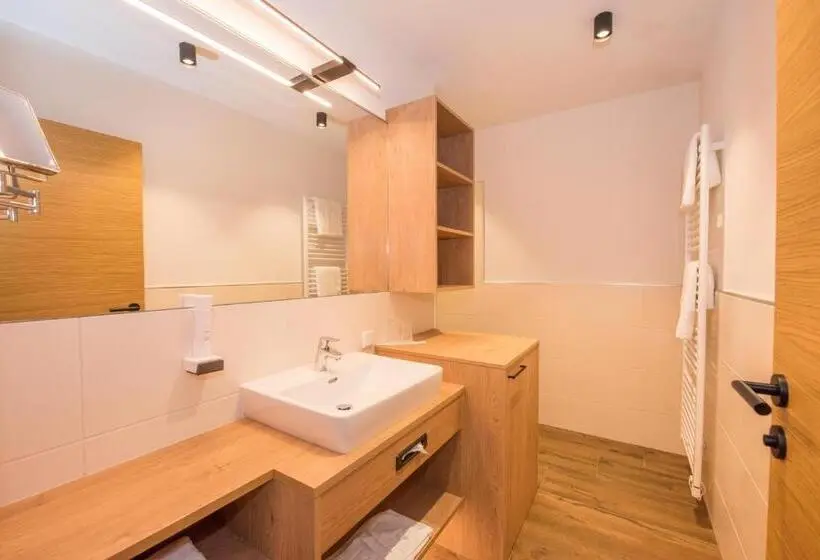 Apartament 1 Dormitori, Restaurant Gruber