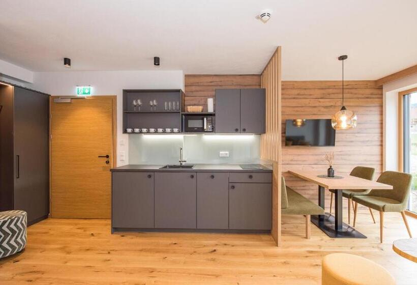 דירת חדר, Restaurant Gruber