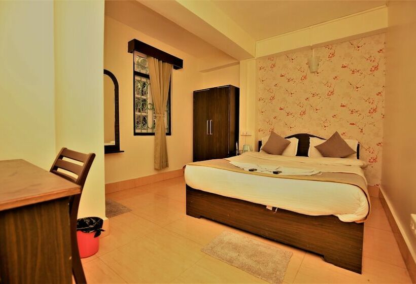 Quarto Estandar, The Griffon's Nest