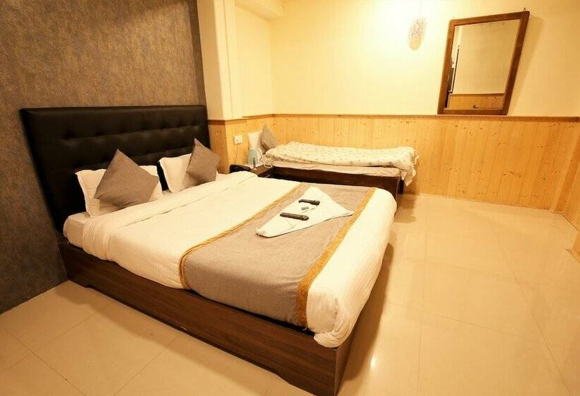 Quarto Familiar, The Griffon's Nest