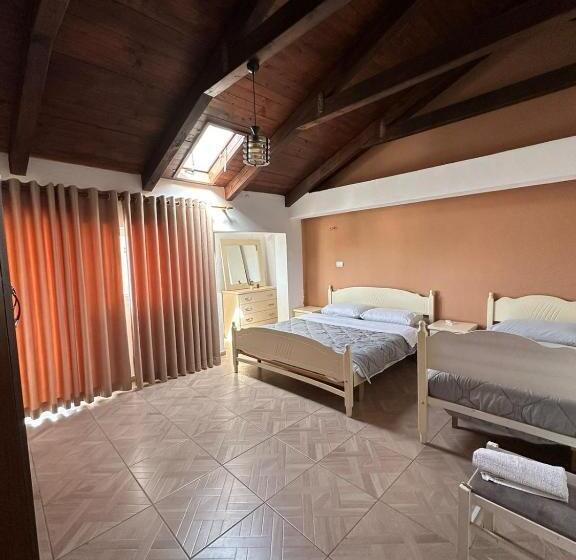 Quarto Triplo Superior, Kultura Hostel