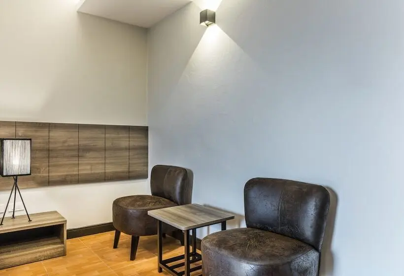 اتاق لوکس, Livotel Hotel Hua Mak Bangkok