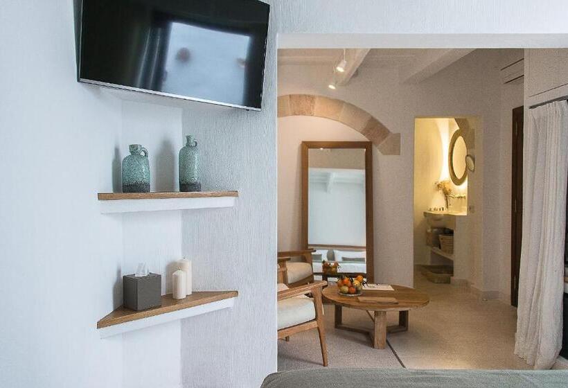 Люкс Повышенной Комфортности, S Hotelet D Es Born   Suites & Spa