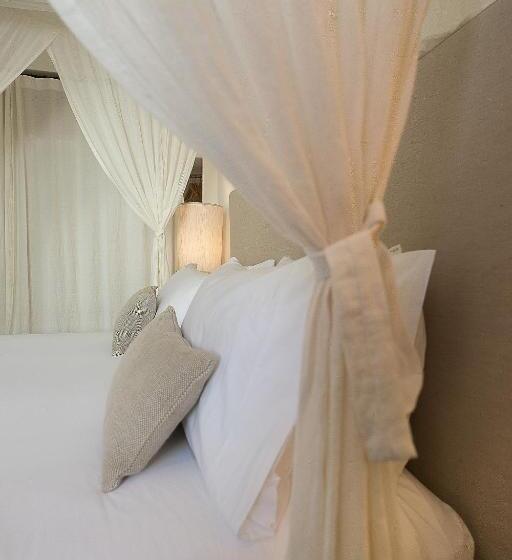 Полулюкс Повышенной Комфортности, S Hotelet D Es Born   Suites & Spa