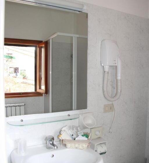 غرفة قياسية, B&b L'agnolo Di Caroti Cinzia