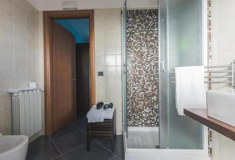 4 Bett Standardzimmer, B&b Terrazza Dell'etna