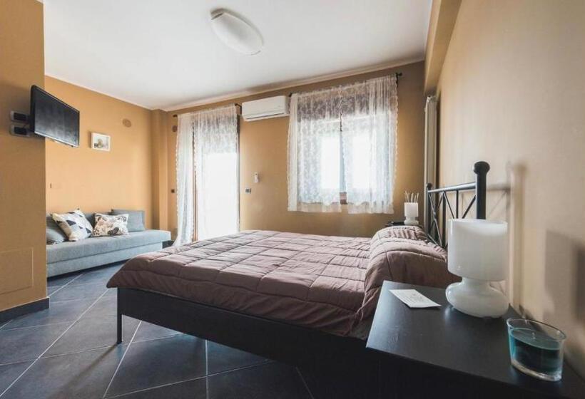 חדר סטנדרט לשלושה, B&b Terrazza Dell'etna