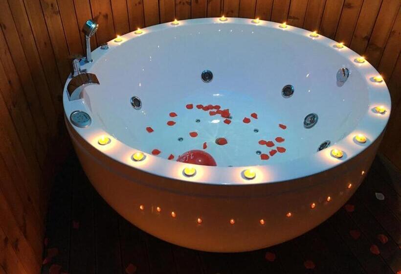 סוויטה דלוקס, Deluxe