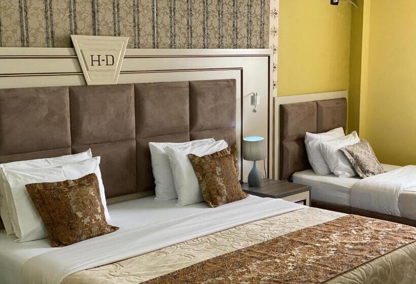 חדר משפחתי, Deluxe