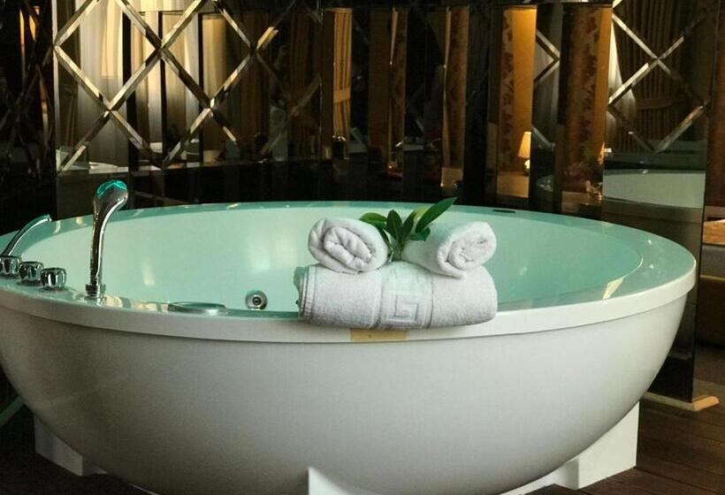 דירת חדר, Deluxe