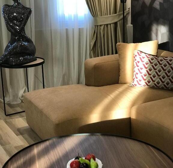 דירת חדר, Deluxe