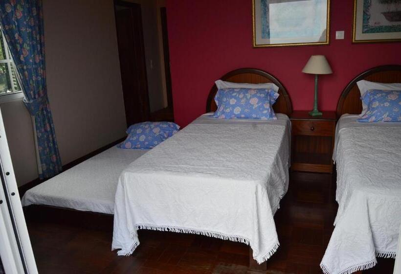 חדר סטנדרט לשלושה עם מרפסת, Estalagem Corte Do Norte