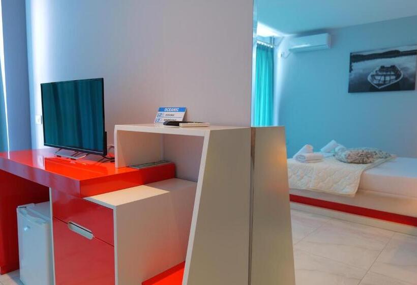 غرفة قياسية مطلّة علي البحر, Oceanic Overview Suites