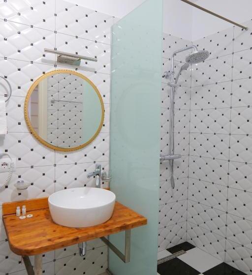 جناح ديلوكس, Oceanic Overview Suites