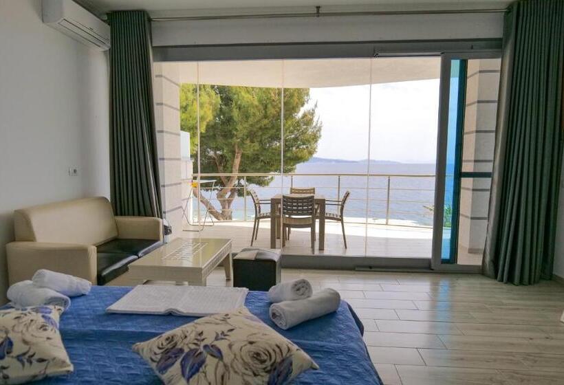 جناح ديلوكس, Oceanic Overview Suites