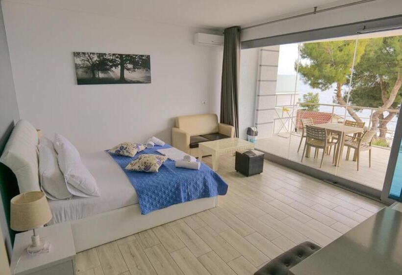 جناح ديلوكس, Oceanic Overview Suites