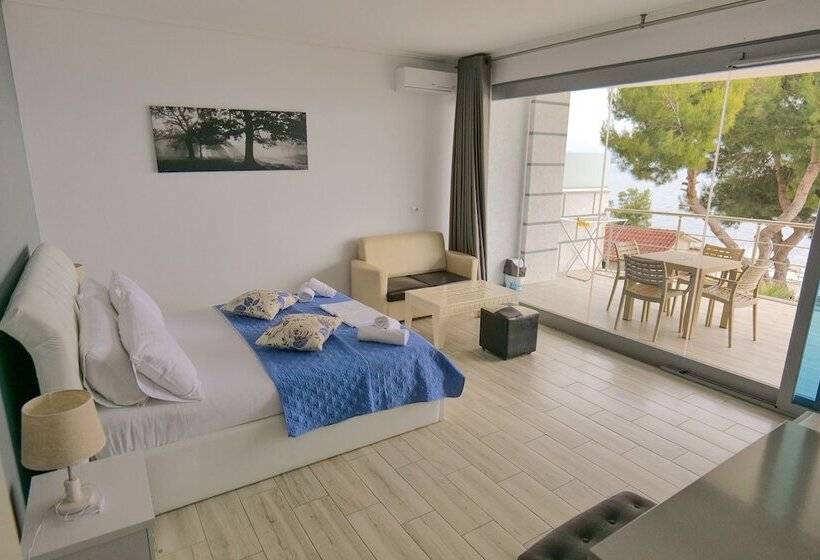 جناح ديلوكس, Oceanic Overview Suites