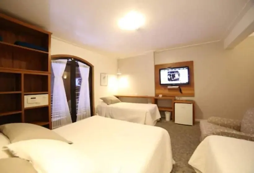 Standard Neljän Hengen Huone, Pousada Villa Capivary Campos Do Jordão