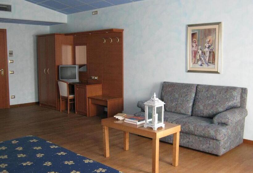 Полулюкс Повышенной Комфортности, Villa D'evoli