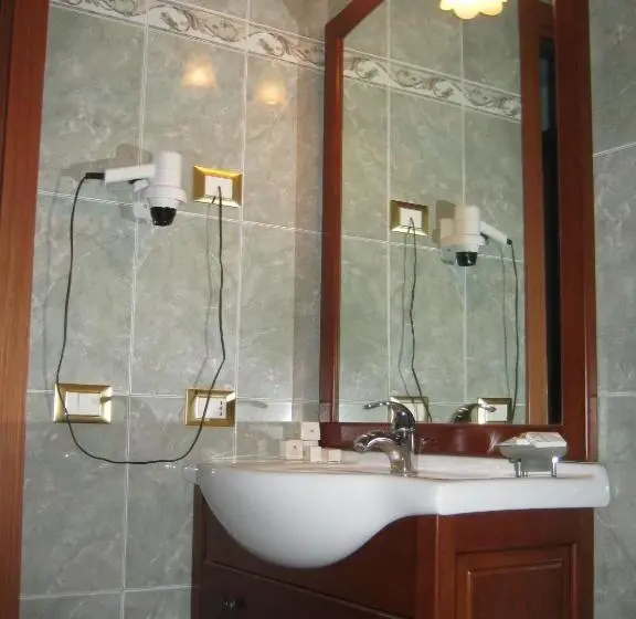 エコノミールーム, Villa D'evoli