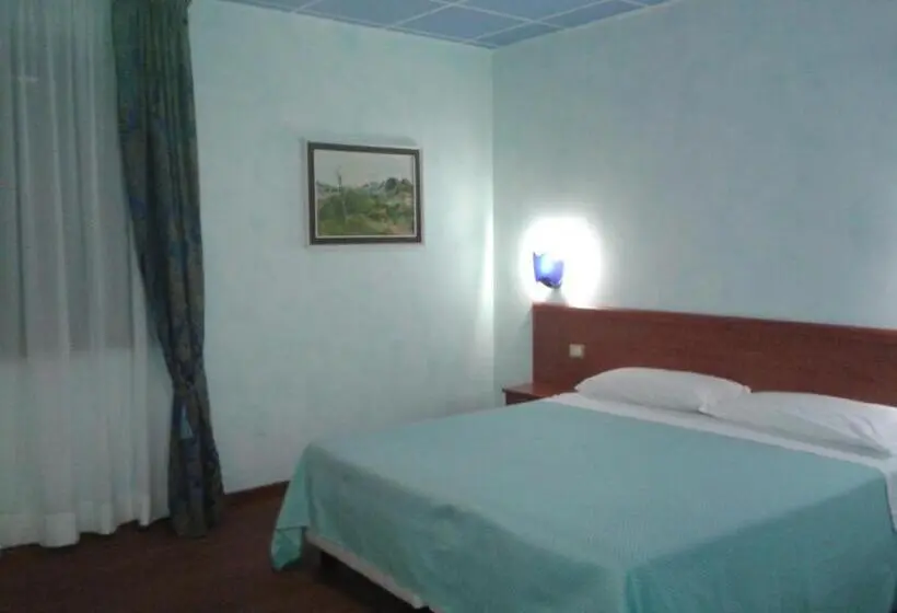 エコノミールーム, Villa D'evoli