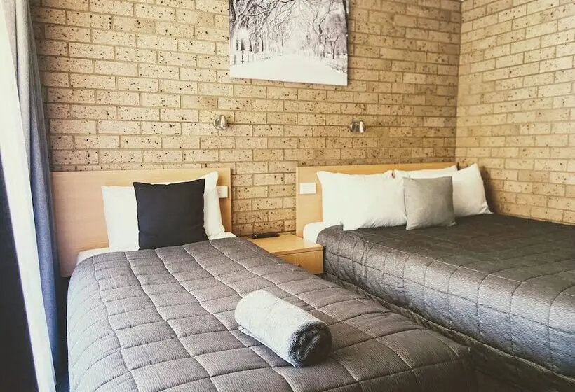 패밀리 룸, Muswellbrook Motor Inn