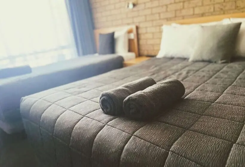패밀리 룸, Muswellbrook Motor Inn