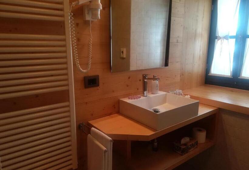 غرفة قياسية مطلّة علي البحيرة, Albergo Pa  Krhaizar