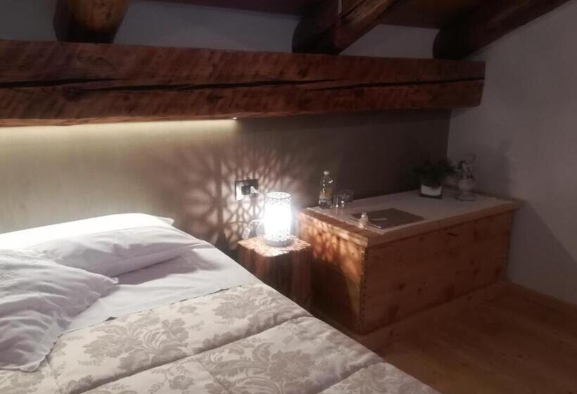 غرفة دور أخير, Albergo Pa  Krhaizar