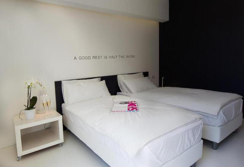 غرفة قياسية, Bed 'n Design