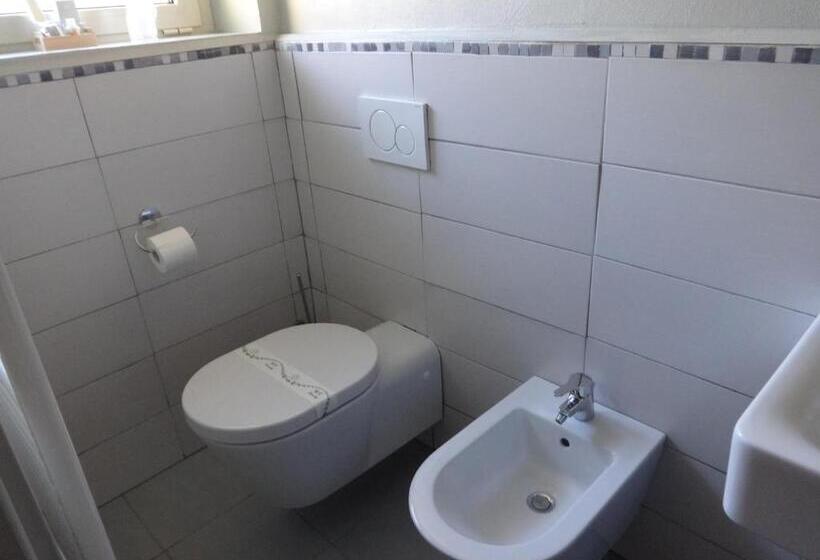 غرفة قياسية رباعية, C Era Una Volta