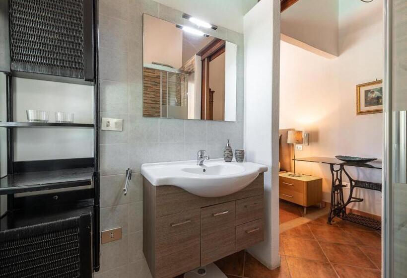 חדר סטנדרט נוף לבריכה, Guest House Villa Verde   Short Term Room Rentals