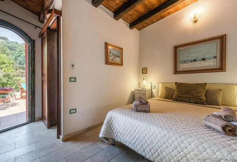 庭の見えるスタンダードトリプルルーム, Guest House Villa Verde Short Term Room Rentals