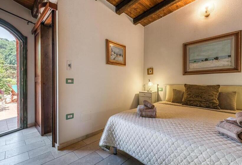 חדר סטנדרט לשלושה עם נוף לגינה, Guest House Villa Verde   Short Term Room Rentals