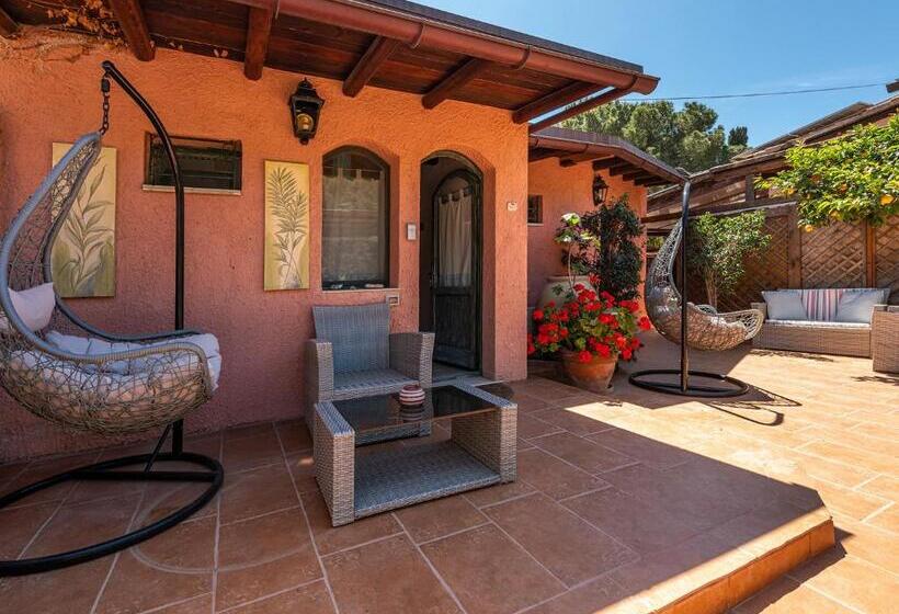 庭の見えるスタンダードトリプルルーム, Guest House Villa Verde   Short Term Room Rentals