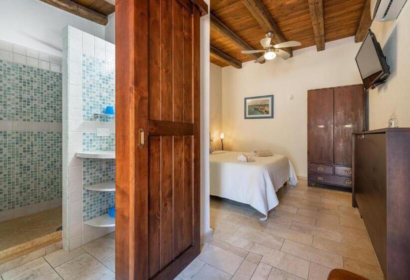 חדר סטנדרט נוף לגינה, Guest House Villa Verde   Short Term Room Rentals