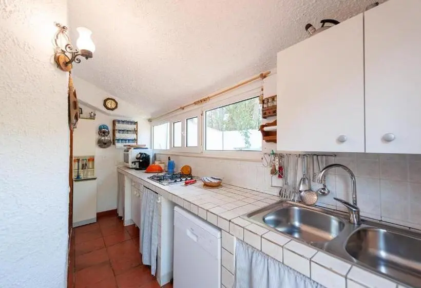 2ベッドルームハウス, Guest House Villa Verde Short Term Room Rentals