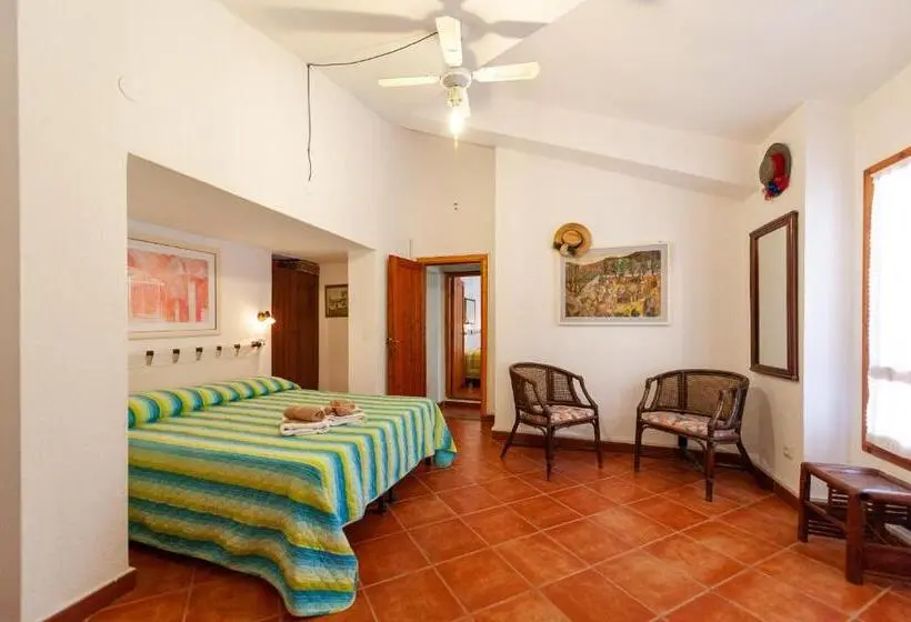 2ベッドルームハウス, Guest House Villa Verde Short Term Room Rentals