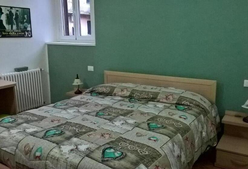 اتاق استاندارد با سرویس بهداشتی مشترک, L'oro Della Città