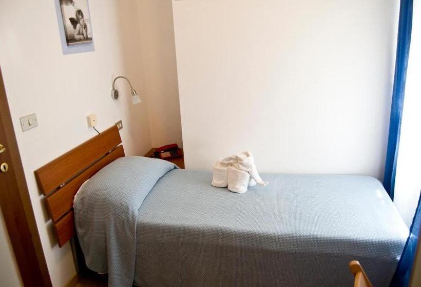 غرفة قياسية فردية, Albergo La Marinella