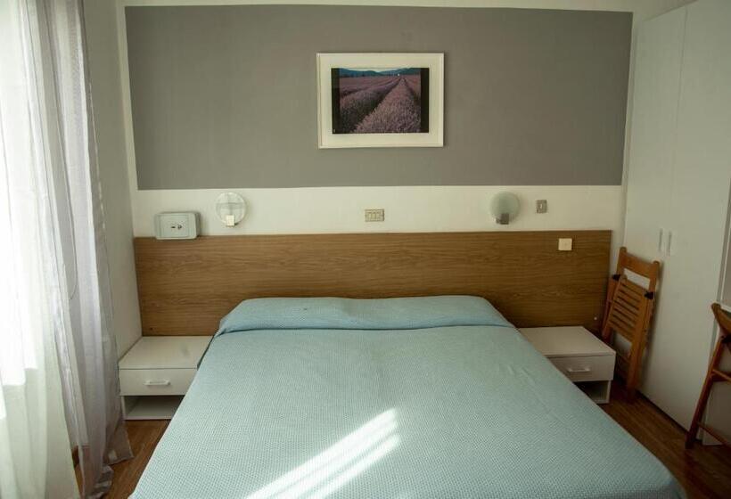 غرفة قياسية, Albergo La Marinella